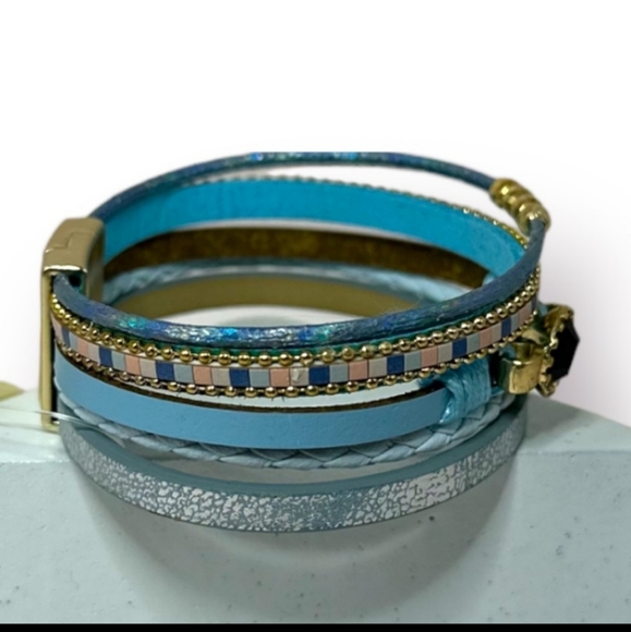 Multi-Line Faux Leather Magnetic Bracelet Pendant Beaded - Picture 4 of 7